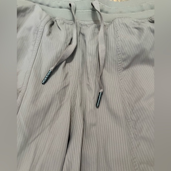 Lululemon Dance Small Studio Pants Relaxed Fit Mid Rise Cargo Jogger Taupetastic - Picture 5 of 11